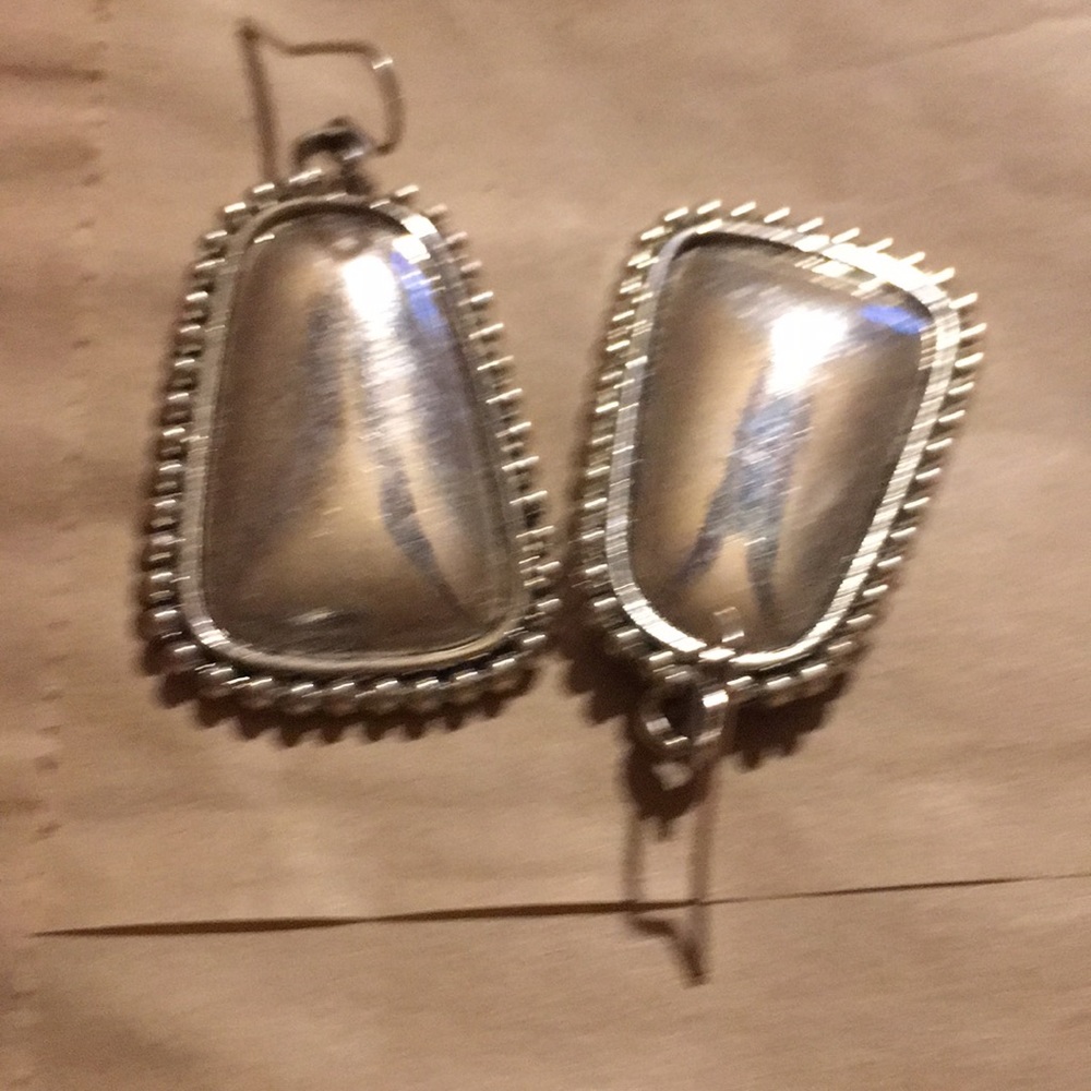 Earrings - Picture 3 of 3